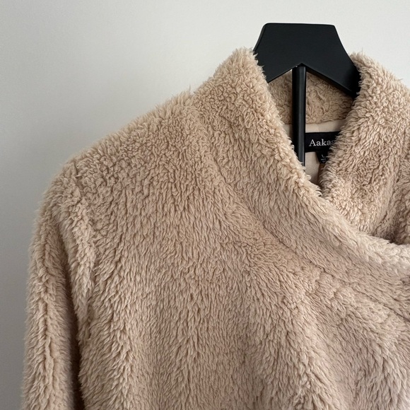 Aakaa Women's Cream Teddy Jacket - Picture 3 of 9